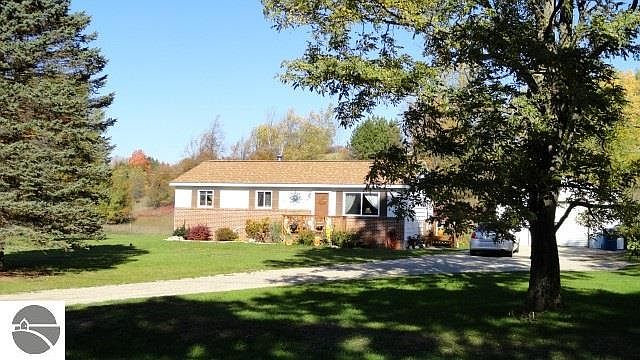 1st image of 840 W Sleights Rd