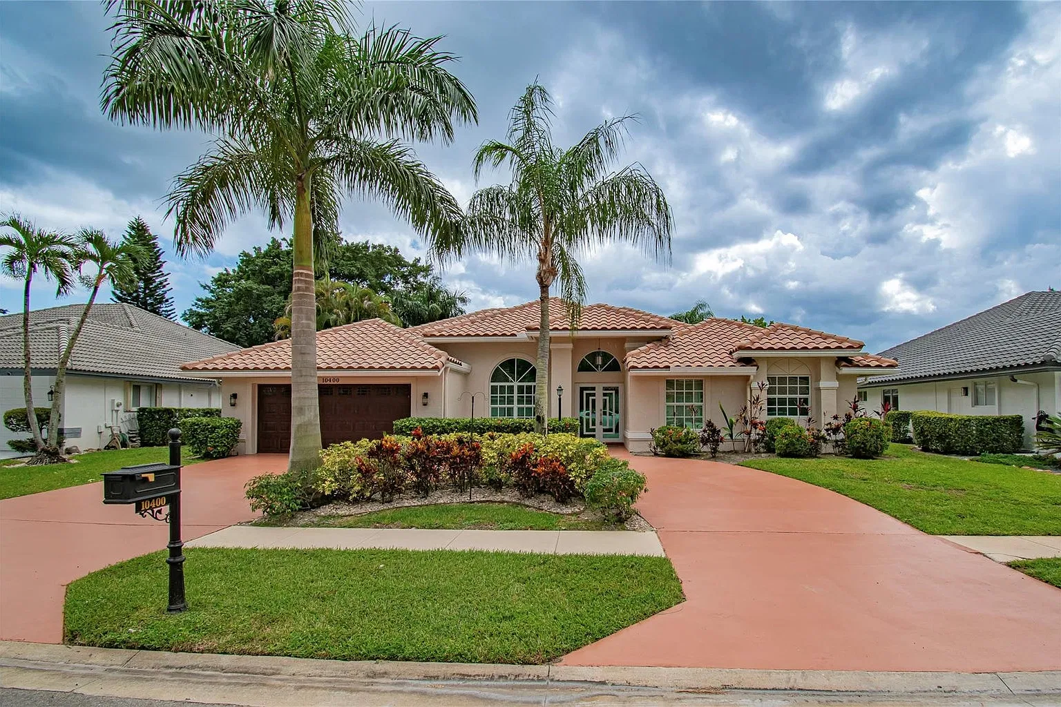 5 bed, 3.5 bath, 2531 sqft, $6,500 — Photo 2