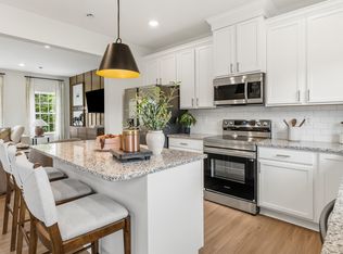 5622 Village Channel Dr, Canalwinchester, OH 43110