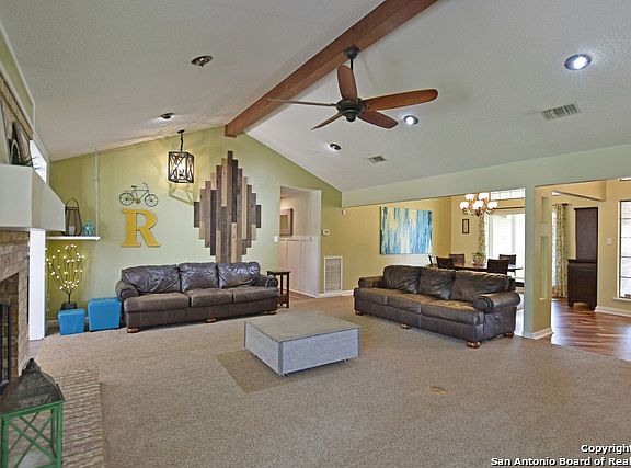 4th image of 625 Oak Village Dr