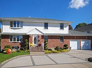 411 Tulip Ave, Floral Park, NY 11001