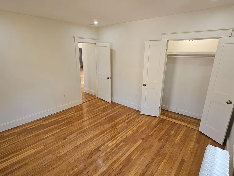 16 Gerald Rd #12 — Photo 8