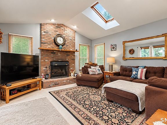 2nd image of 17 Pier Court