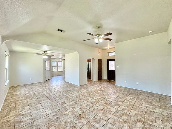 3rd image of 3611 Solomon Dr