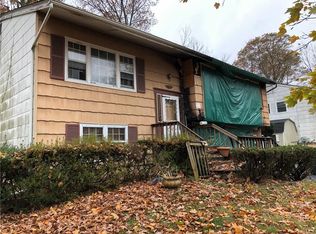 14 Bedford Ct, Spring Valley, NY 10977