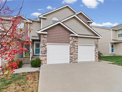 221 N Pointe Ln, Raymore, MO, 64083