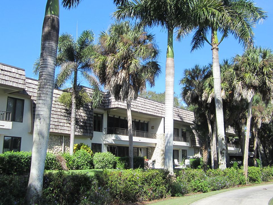 1st image of 107 Clubhouse Dr APT 260