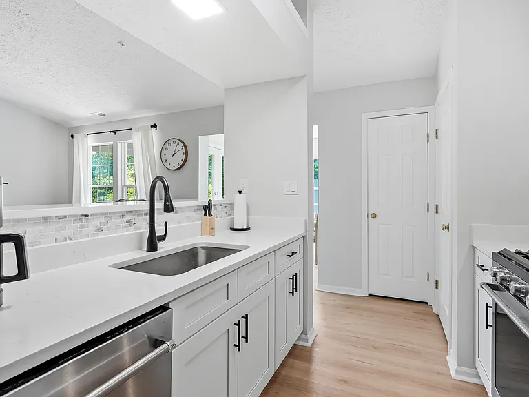 72 Eldon Way — Photo 16