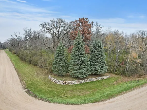 1 Elderberry Ct, Glencoe, MN 55336