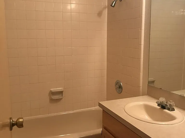 Upstairs Bath2