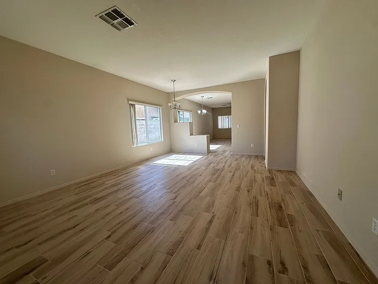 3726 E Longhorn Dr — Photo 3