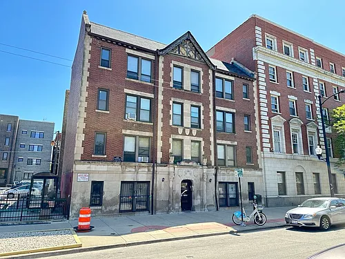 3345 N Marshfield Ave #703 Photo 1
