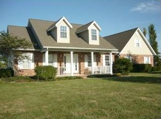 5818 Country Side Ln, Freeburg, IL 62243