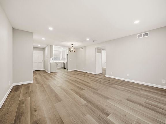 3rd image of 125 E Fairview Ave APT 102