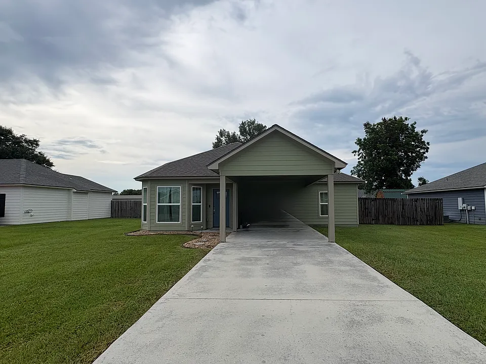 1039 Lillian Michel Dr