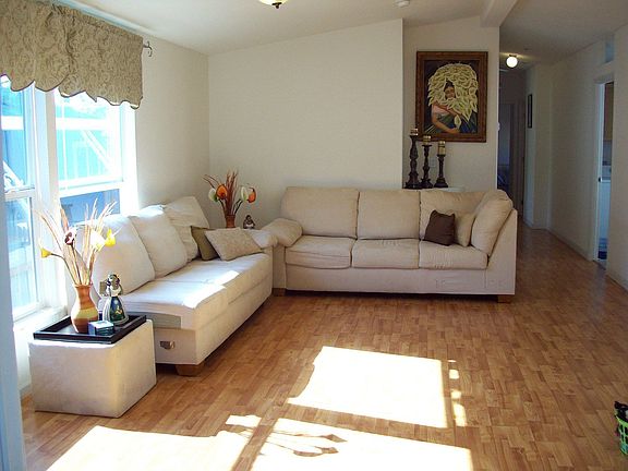 3rd image of 71 Mooring Ln