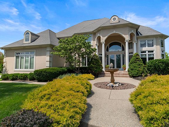 2nd image of 5484 Larissa Pl
