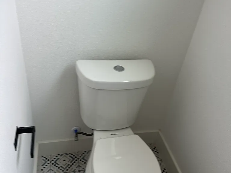 2208 Bleker St — Photo 14