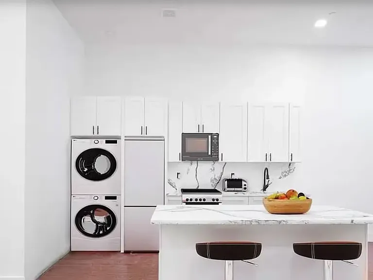 223 S 4th St #1B — Photo 3