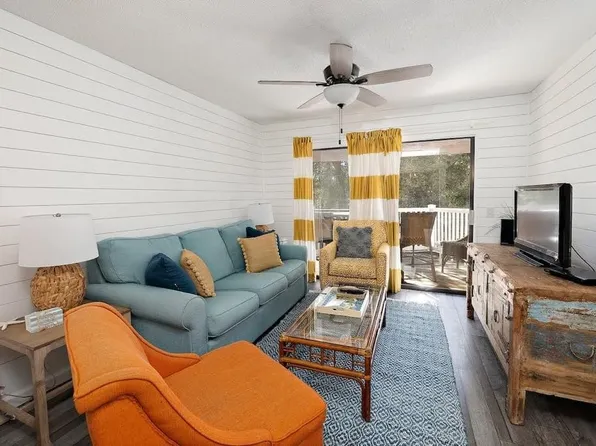 1524 Wood Ave APT 208, Saint Simons Island, GA 31522