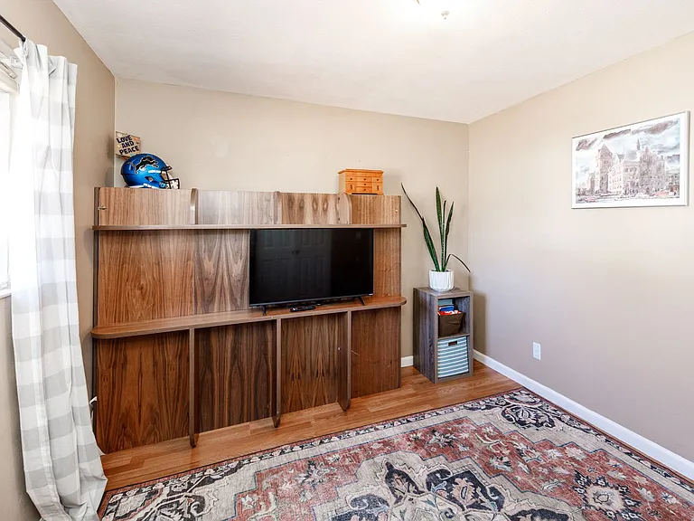 623 Catalina Dr — Photo 16