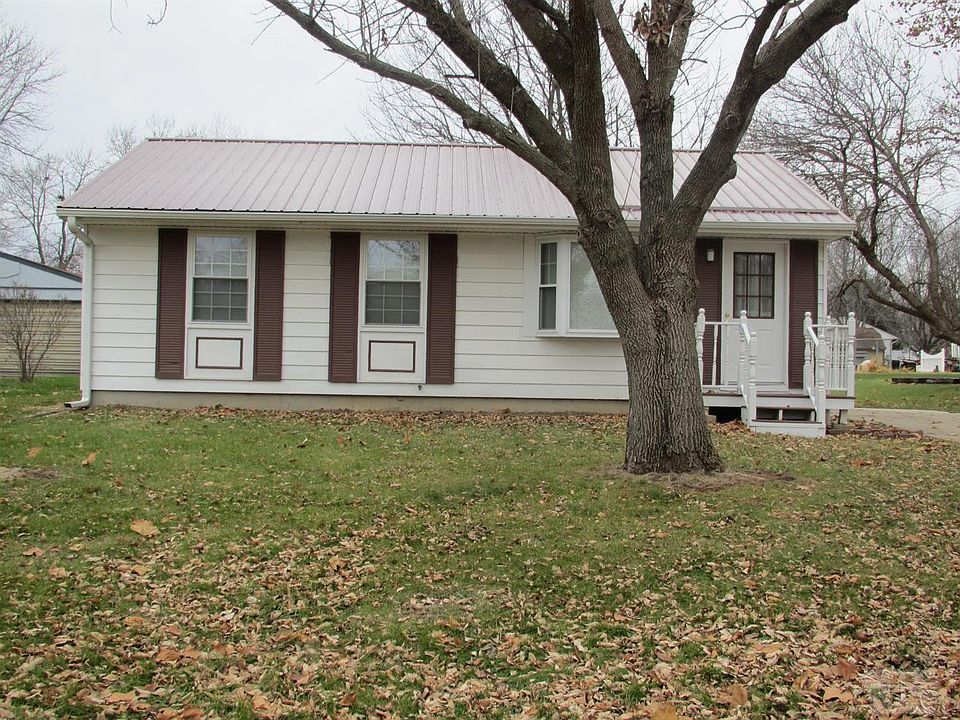 1st image of 909 N Aldrin Dr