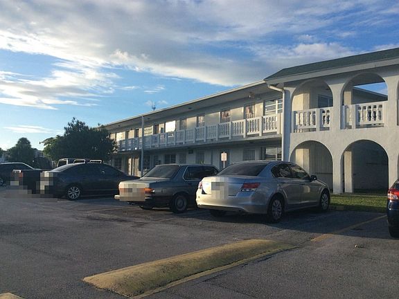 5th image of 20210 NE 2nd Ave APT V12