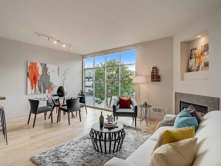 1600 Webster St #103 — Photo 2