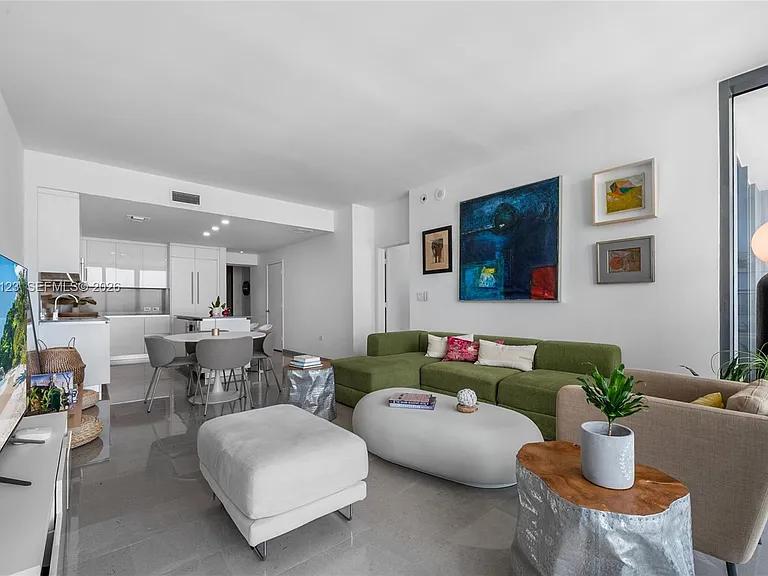 88 SW 7th St #3208 — Photo 7