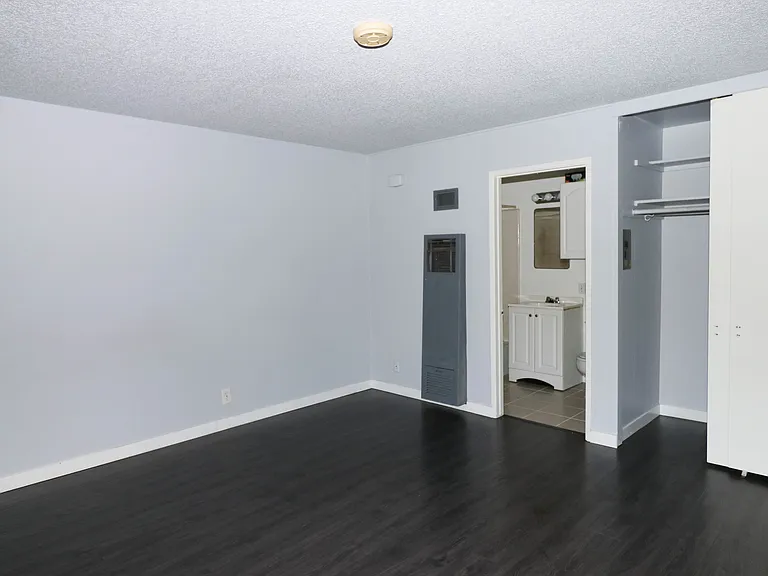 3601 E Vermont St #15 — Photo 5