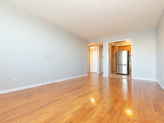 5th image of 3311 Giles Pl APT 5S