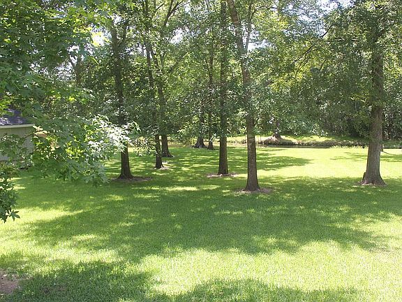 Peaceful waterfront lot...