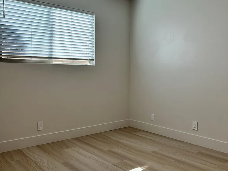 329 Dawn Ct — Photo 10