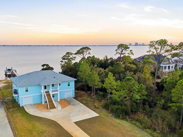 2721 Bay St, Gulf Breeze, FL 32563