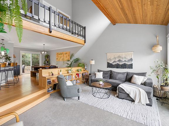 5th image of 3444 SE Aldercrest Rd