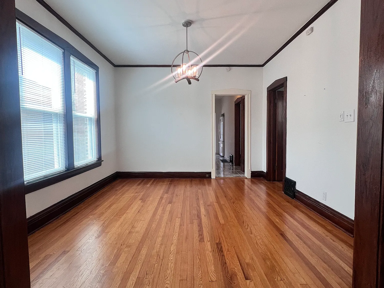 3 bed, 1100 sqft, $2,500 — Photo 4