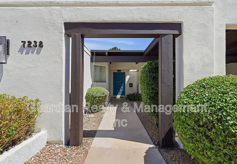 7238 E Joshua Tree Ln — Photo 4