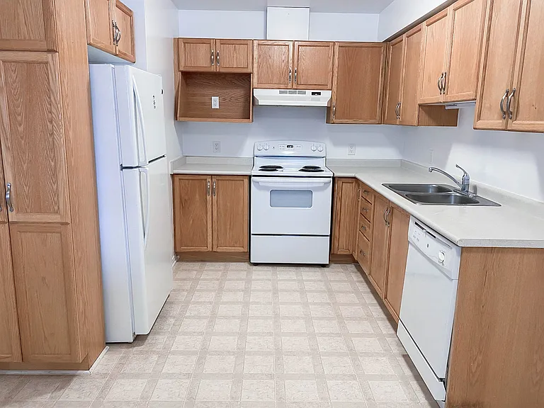 2 Tamara Way — Photo 13