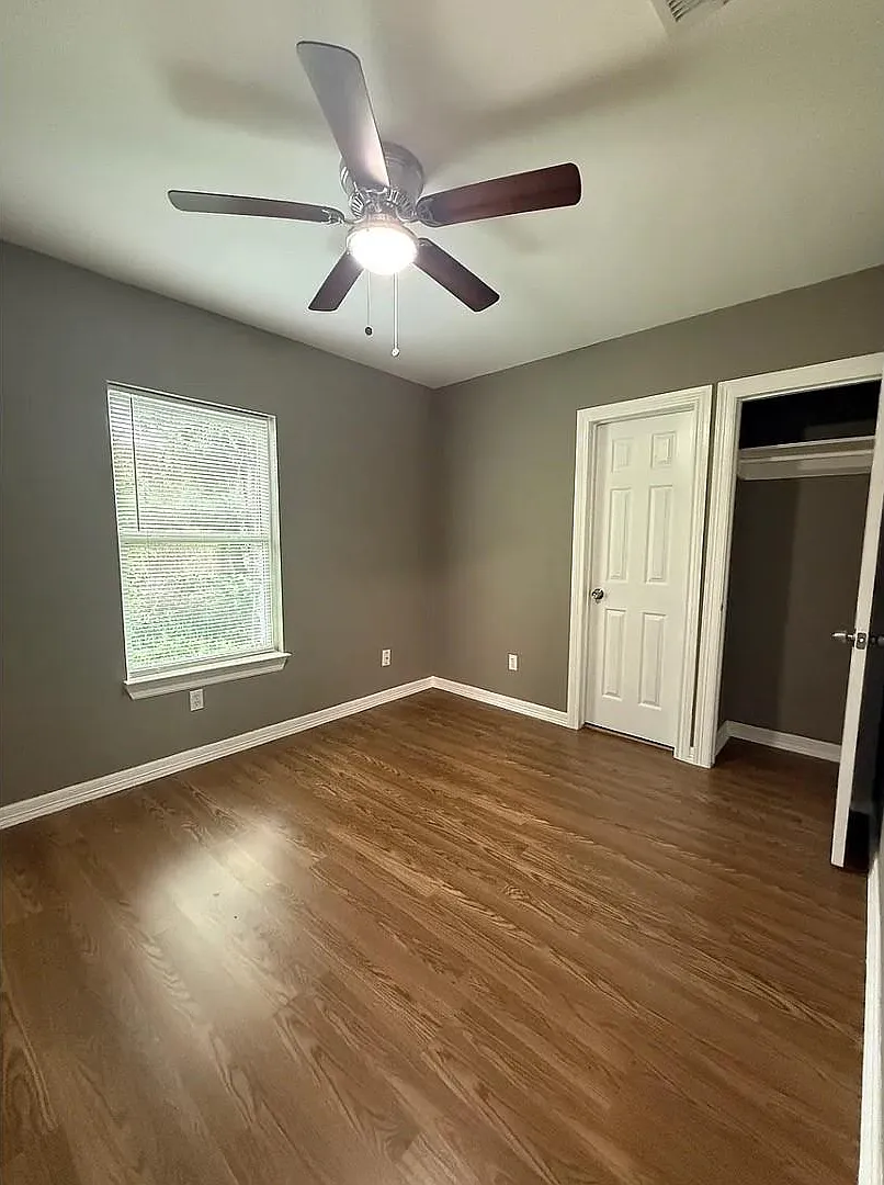 3 bed, 2.0 bath, 1044 sqft, $1,800 — Photo 4