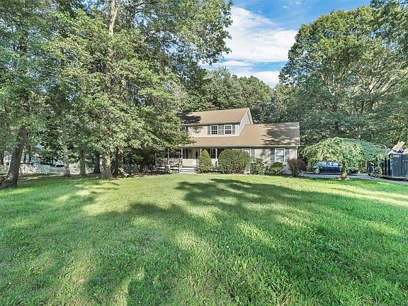 2nd image of 5 Fairview Ln