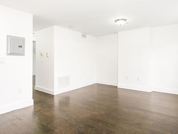 4th image of 589 Putnam Ave APT 3