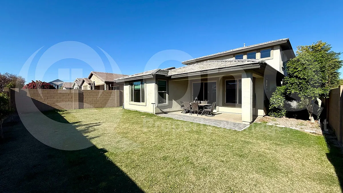 5 bed, 3.5 bath, 3064 sqft, $3,199 — Photo 3