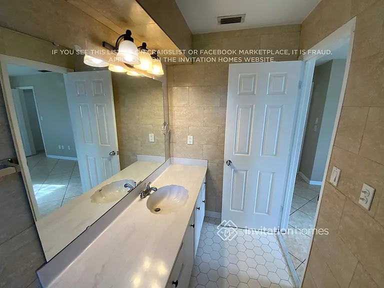 885 Rayston St — Photo 11