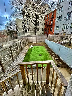 Rented by Pear NYC LLC | media 9