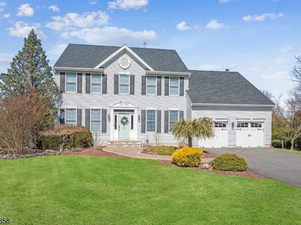 59 Blue Grass Blvd, Branchburg Twp., NJ 08876