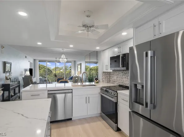 290 Naples Cove Dr APT 2604, Naples, FL 34110