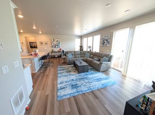 8183 S Trails Edge Ct, Centennial, CO 80112