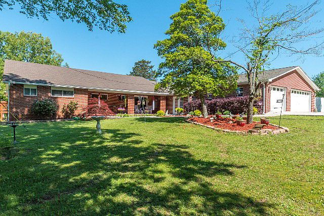 1st image of 103 Country Nook Ln
