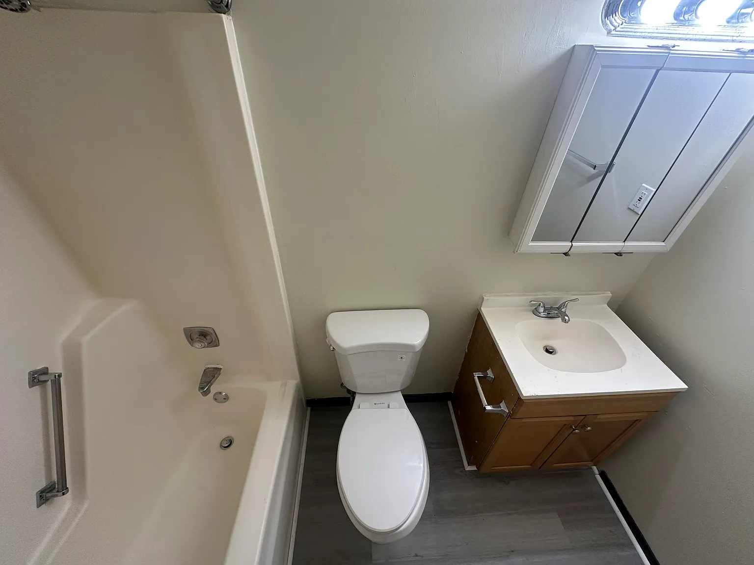 3 bed, 1000 sqft, $1,400 — Photo 3