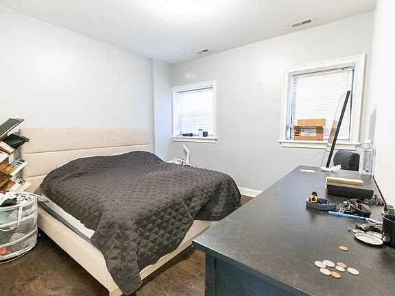 5th image of 933 W Agatite Ave APT 2S